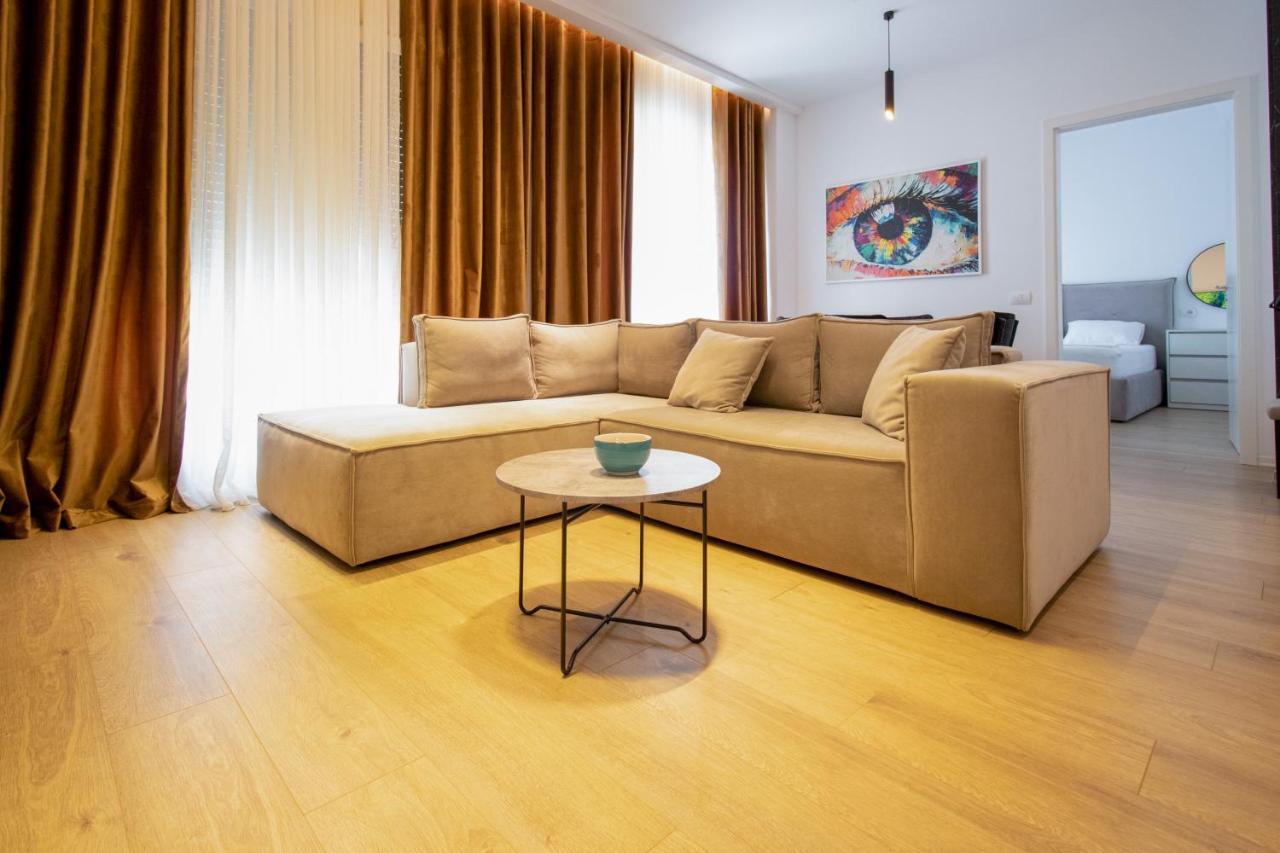Luxury Rooftop 23 Bed and Breakfast Τίρανα Εξωτερικό φωτογραφία